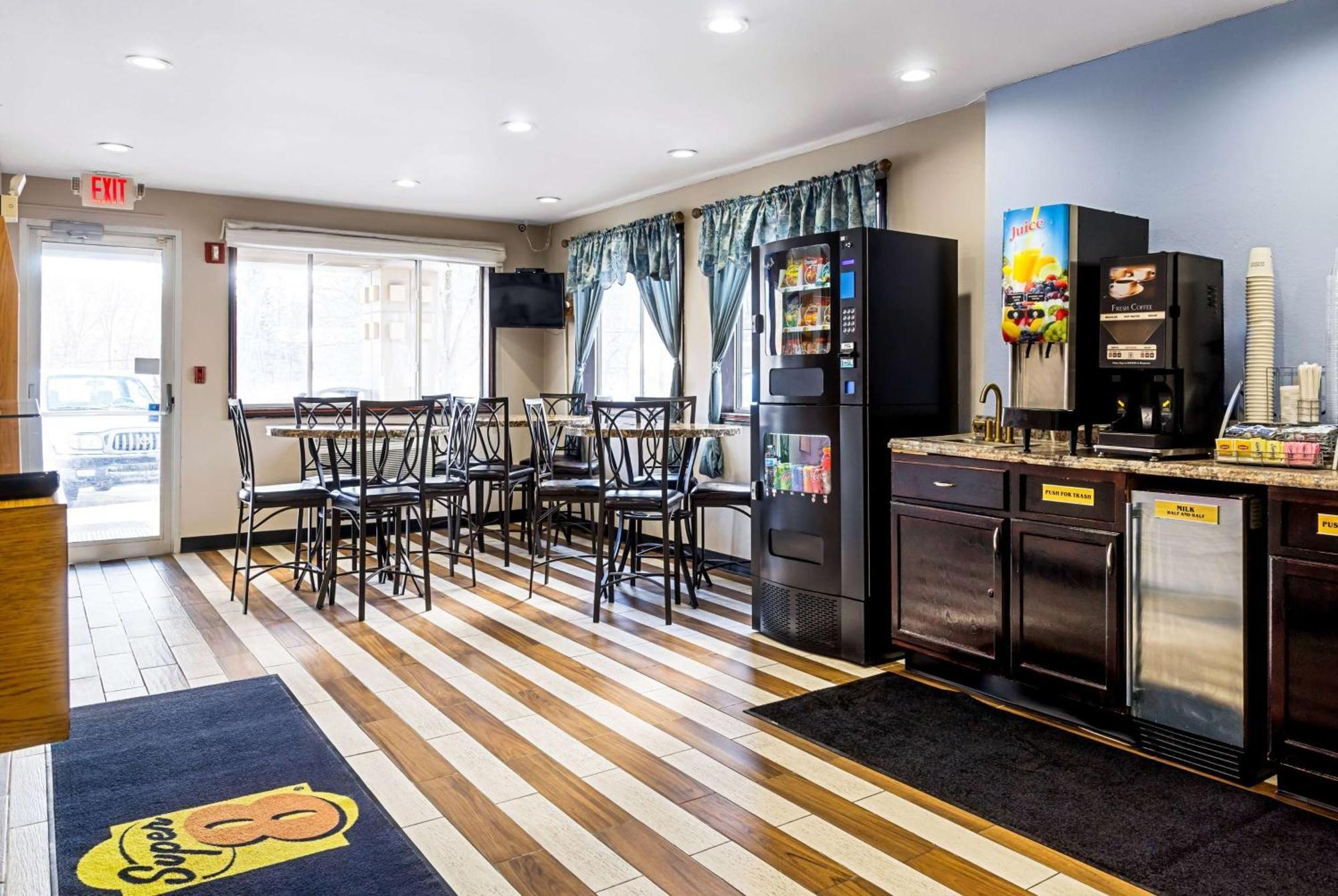 Super 8 By Wyndham Pittsburgh/Monroeville Exterior foto